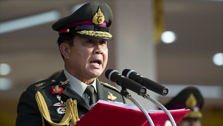 El Ejército tailandés prohíbe la salida del país de 155 personas